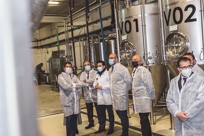 El presidente nacional de Cepyme visita la fábrica de cerveza artesanal de Arriaca
